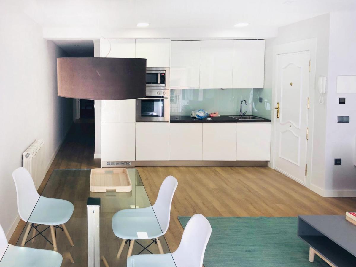 Apartamento En Pleno Centro Al Lado Catedral. Wifi. Appartement Burgo Buitenkant foto